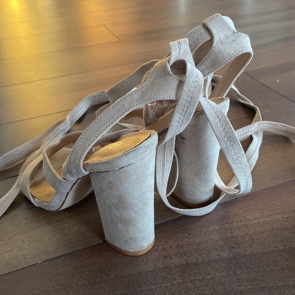 Boohoo Tie Heeled Sandals - Picture 3 of 3